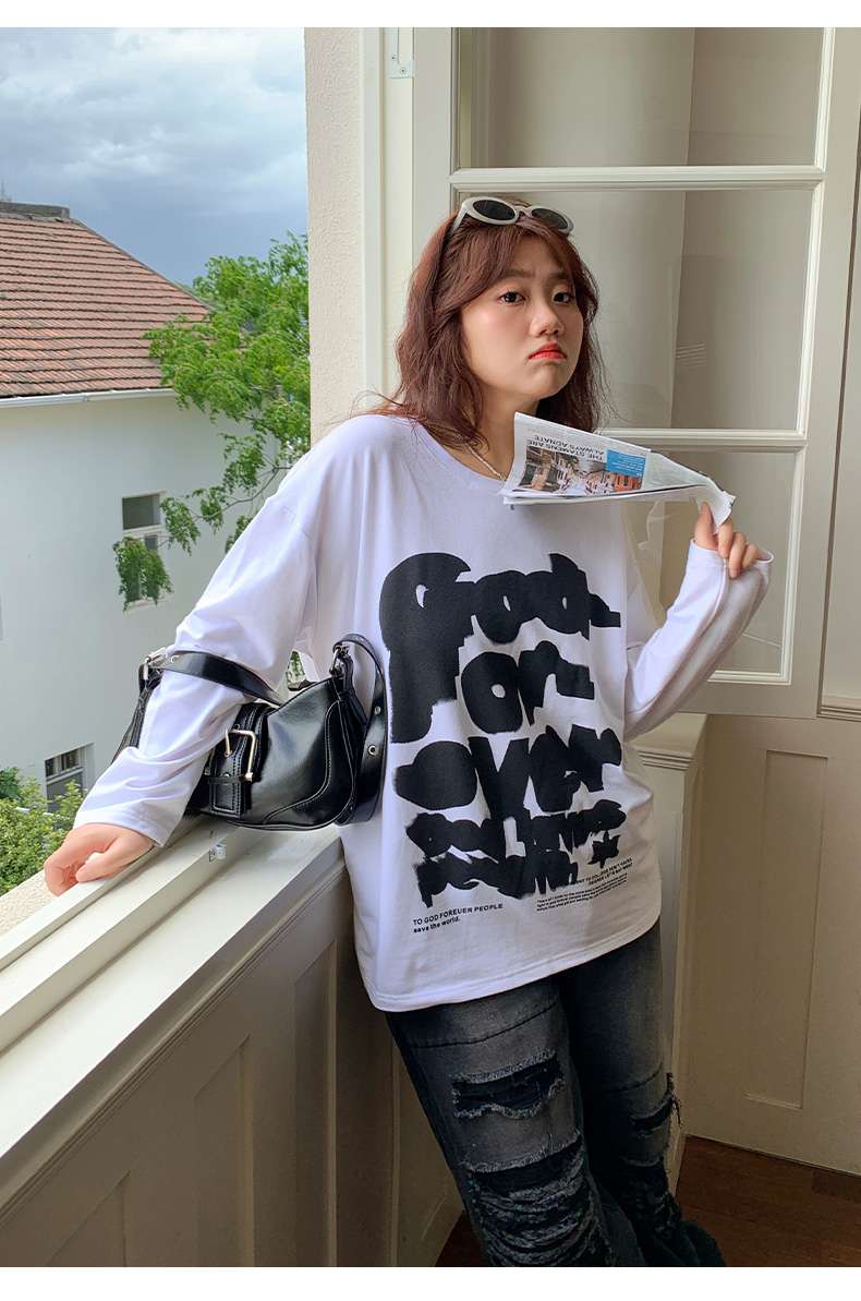 30代ファッション ゆったりアートプリント長袖カットソー