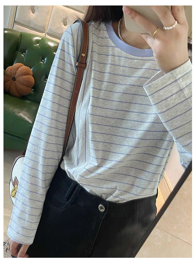 30代ファッション ゆったりストライプ長袖カットソー