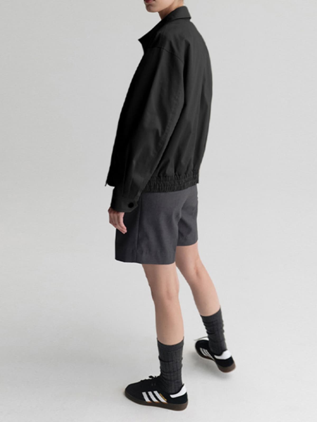 30代ファッション 洗練ベーシックシャツ