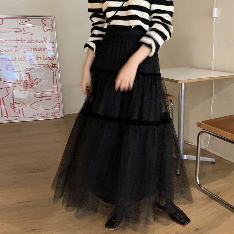 30代ファッション ティアードチュールロングスカート