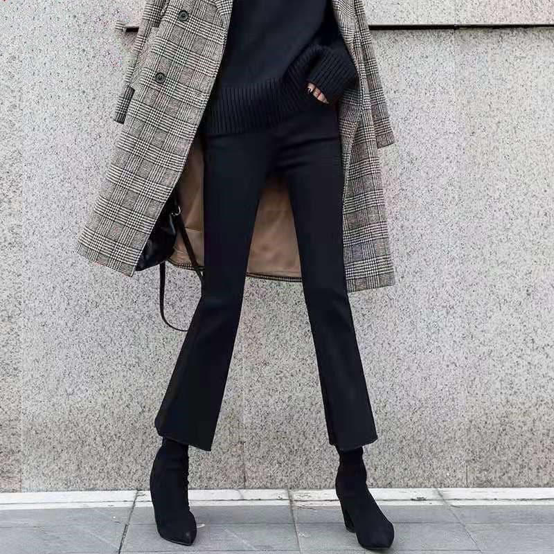 30代ファッション 美脚効果抜群 フレアスリムパンツ