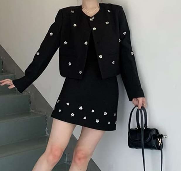 30代ファッション 花柄エンブロイダリーセットアップ