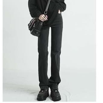 30代ファッション ハイウエストストレートデニムパンツ