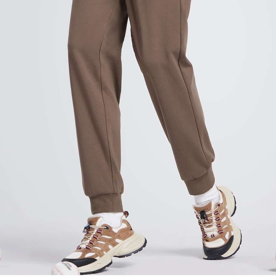 30代ファッション シンプルストレートスウェットパンツ