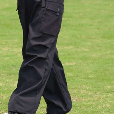 30代ファッション ゆったりカーゴワイドパンツ