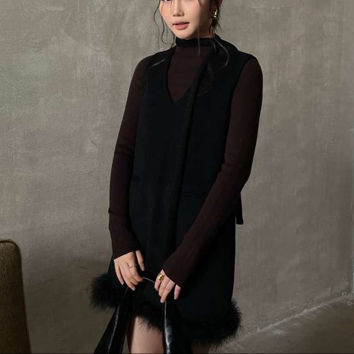 30代ファッション ファー付きノースリーブワンピース