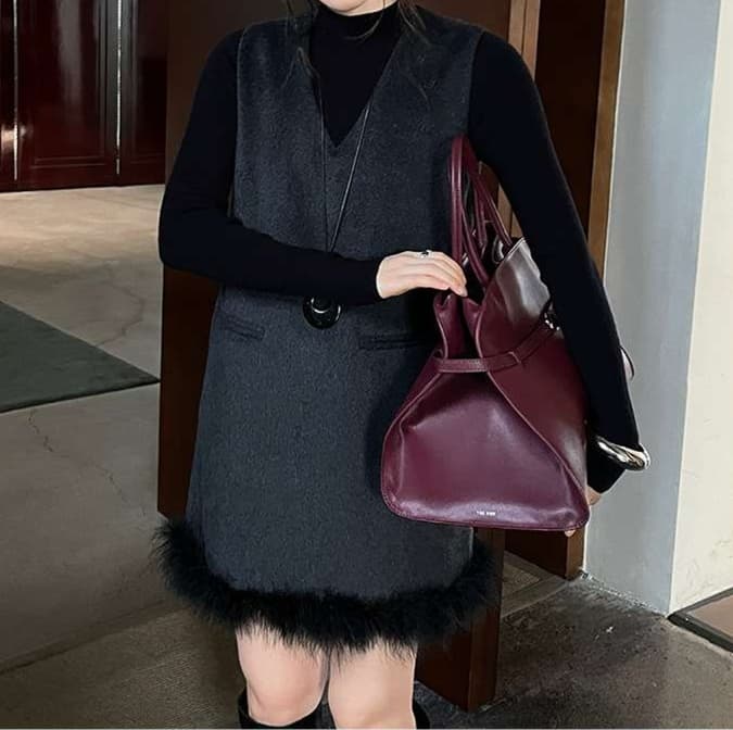 30代ファッション ファー付きノースリーブワンピース