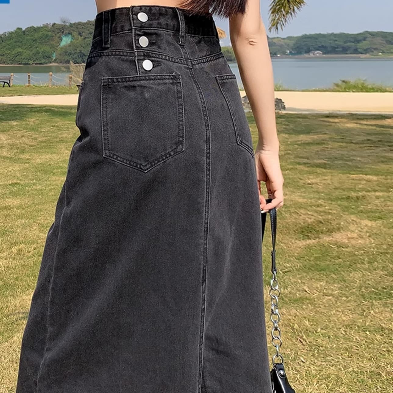 30代ファッション ハイウエスト三つボタンデニムロングスカート