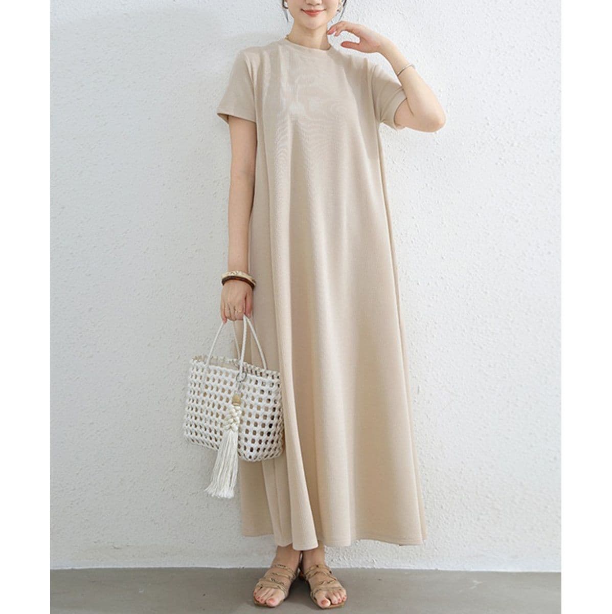 30代ファッション 夏の美シルエット Aラインワンピース 体型カバー