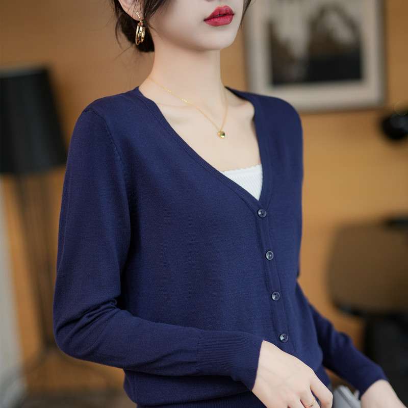 30代ファッション 大人の洗練シルエット カーディガン