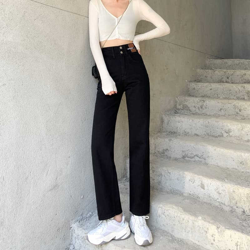 30代ファッション すっきりシルエット ハイウエストストレートパンツ