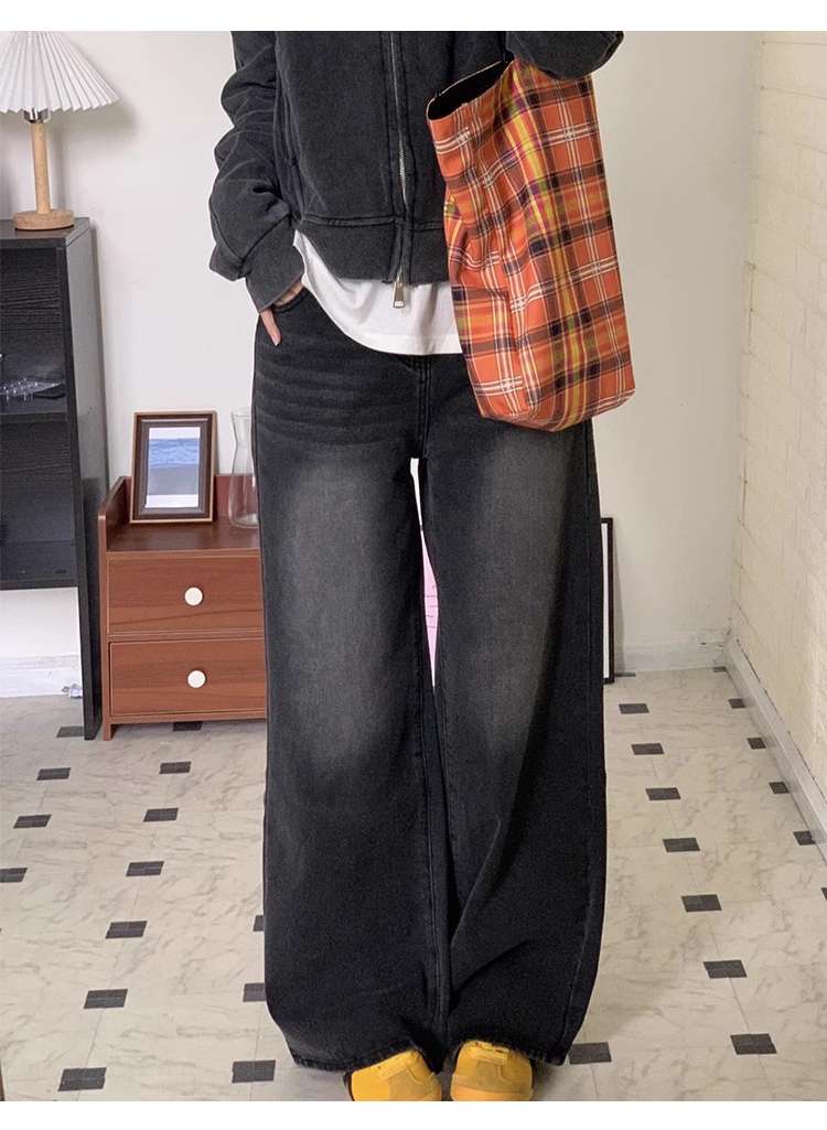 30代ファッション ゆったりワイドデニムパンツ