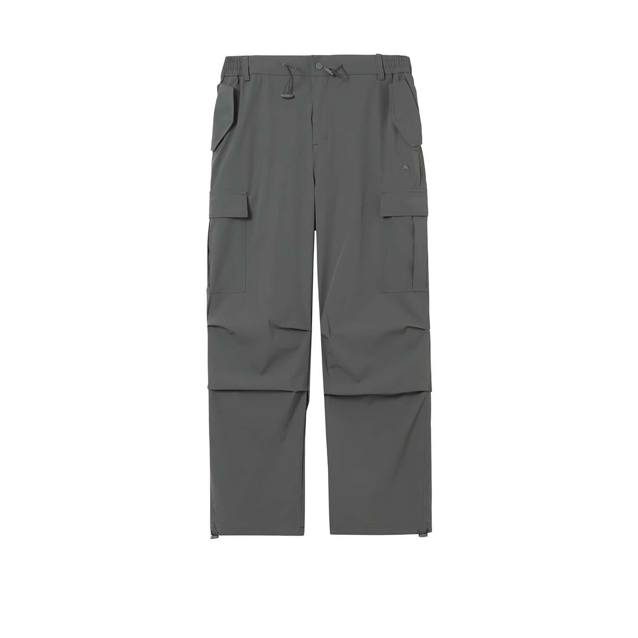 30代ファッション アウトドア向けカーゴパンツ