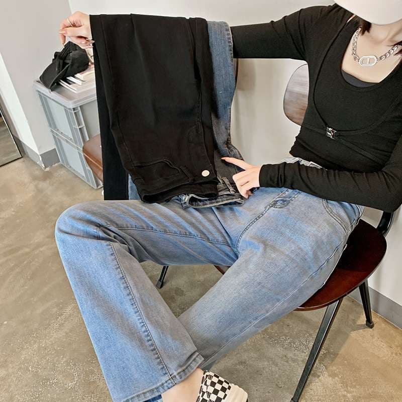 30代ファッション ストレートデニムパンツ