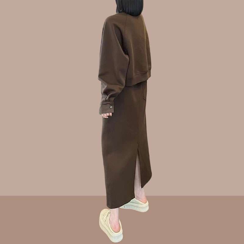 30代ファッション 大人カジュアルスウェットセットアップ