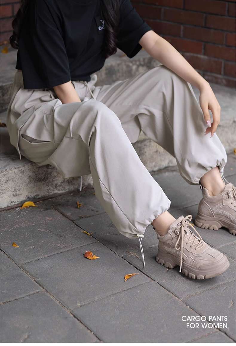 30代ファッション ゆったりカーゴワイドパンツ