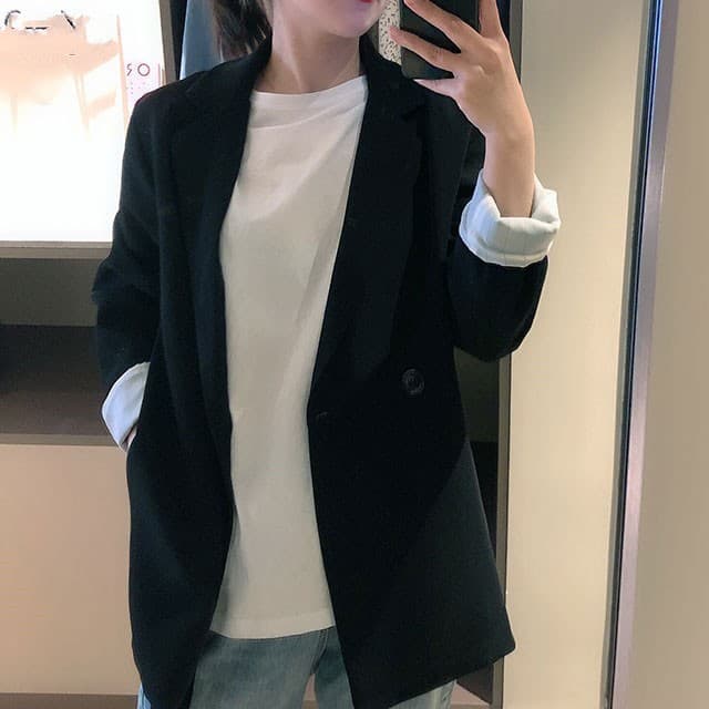 30代ファッション 三十代女性向け黒色テーラードアウタージャケット