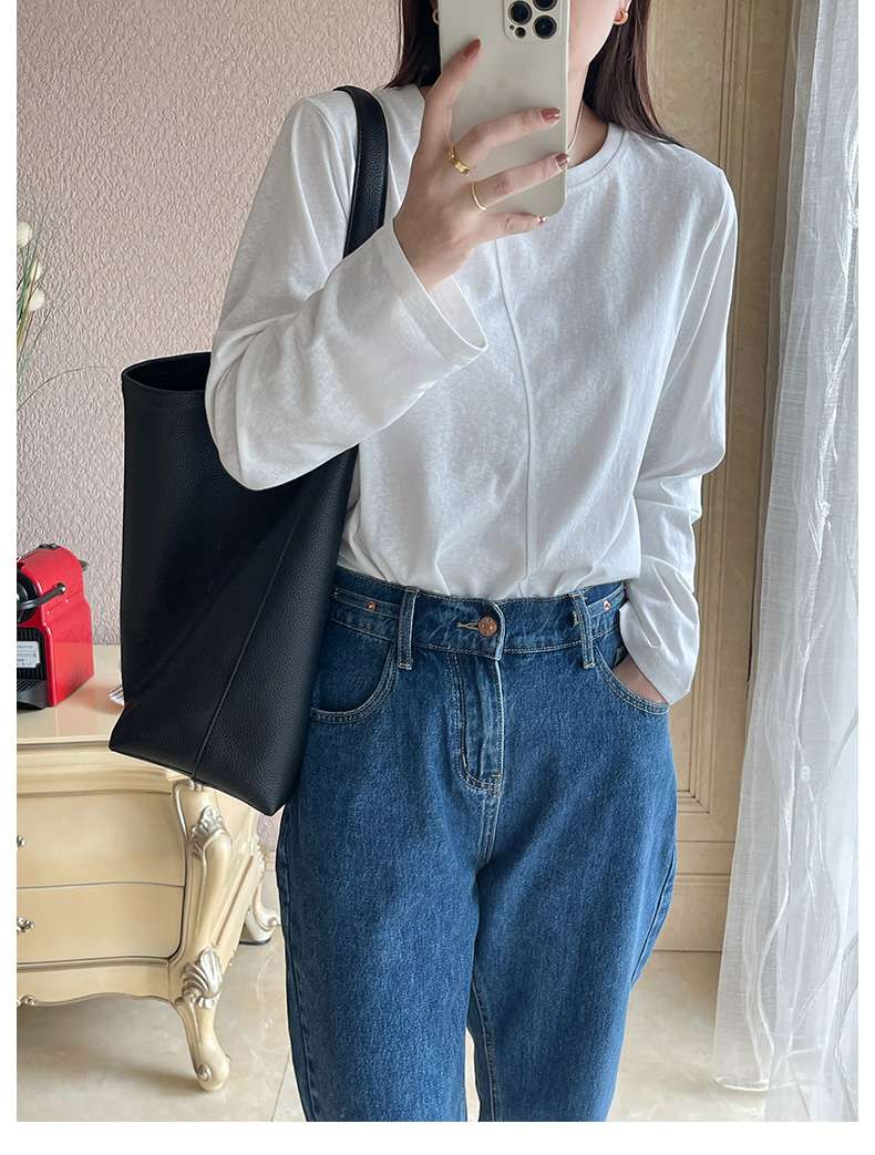 30代ファッション シンプルVネック長袖ブラウス