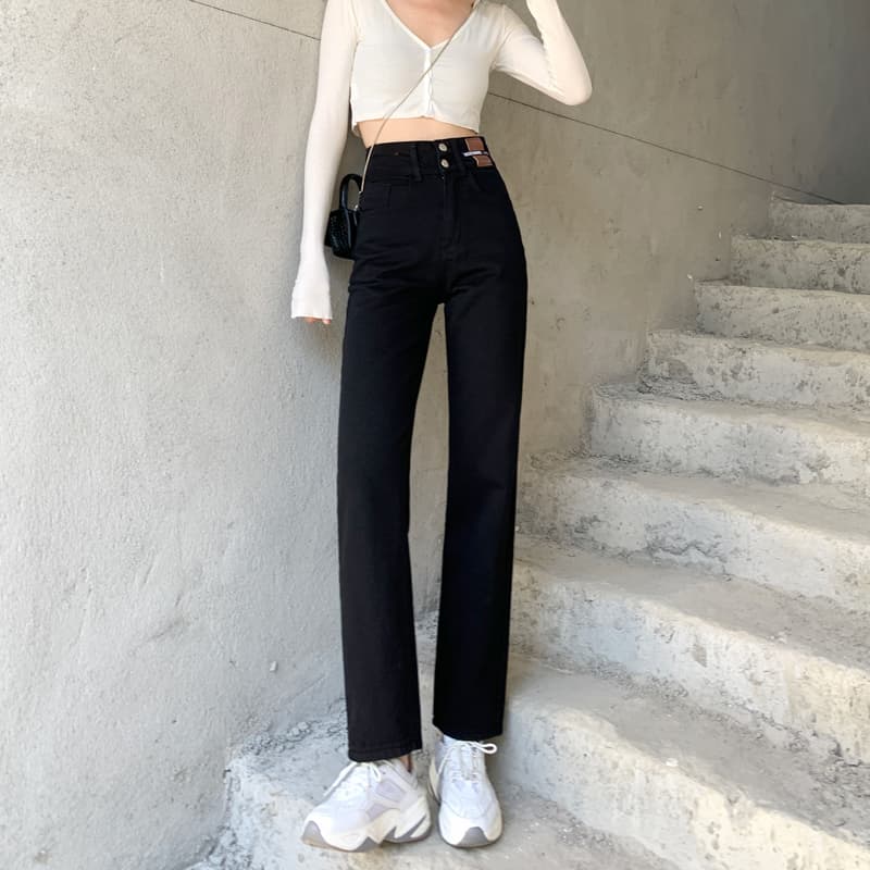 30代ファッション すっきりシルエット ハイウエストストレートパンツ
