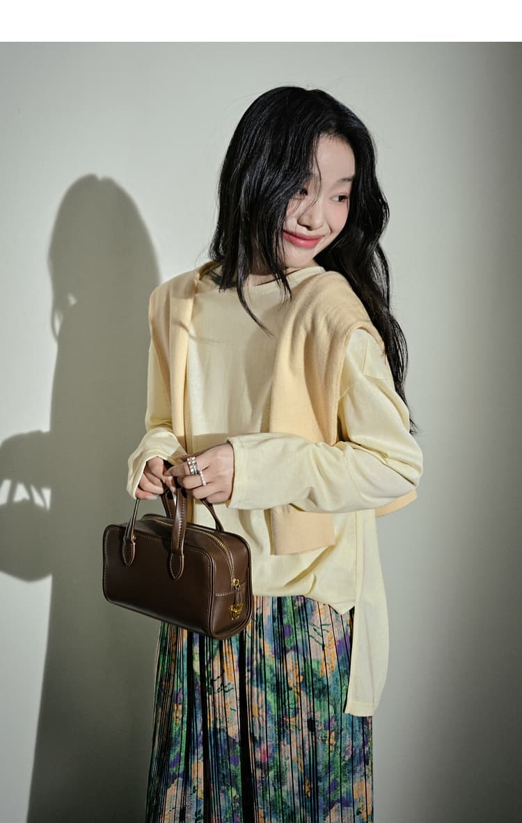 30代ファッション 彩り水彩画プリーツスカート