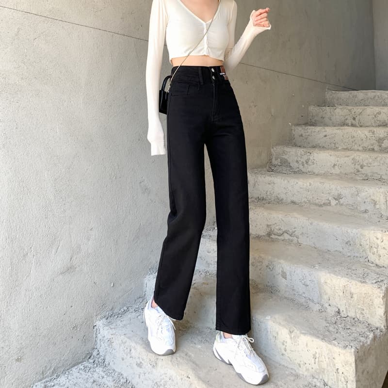 30代ファッション すっきりシルエット ハイウエストストレートパンツ