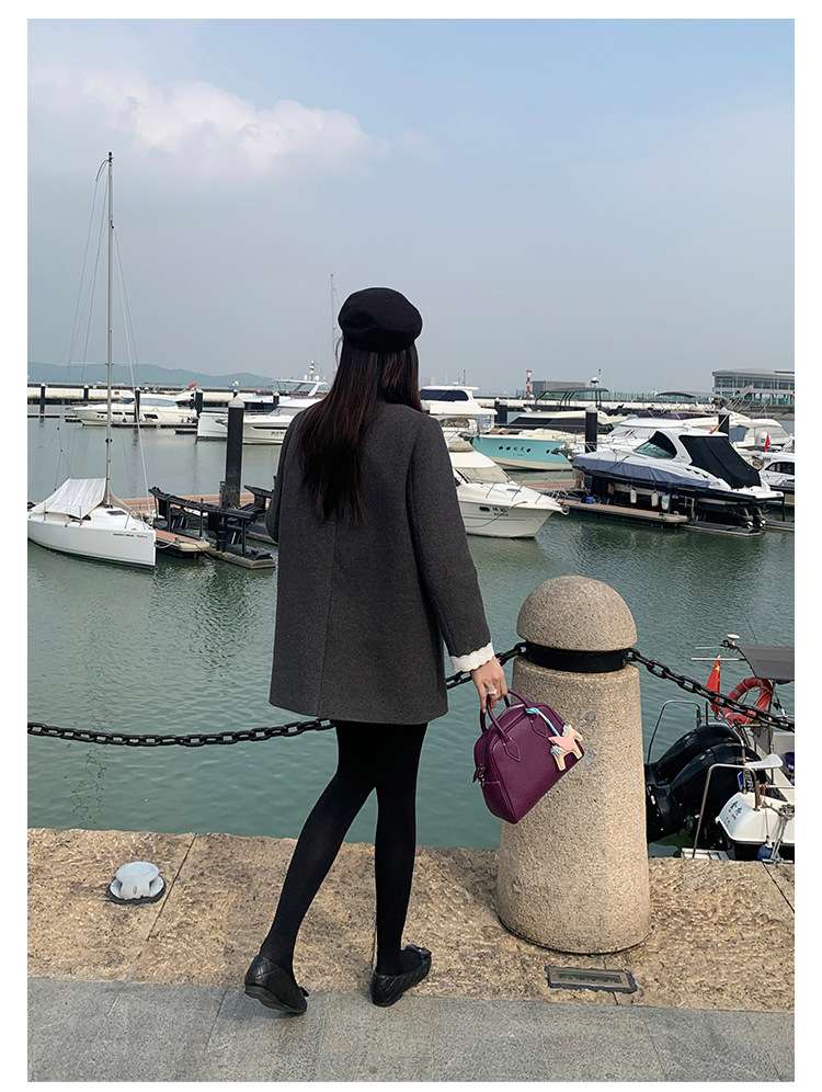 30代ファッション 上品な襟付きロングコート