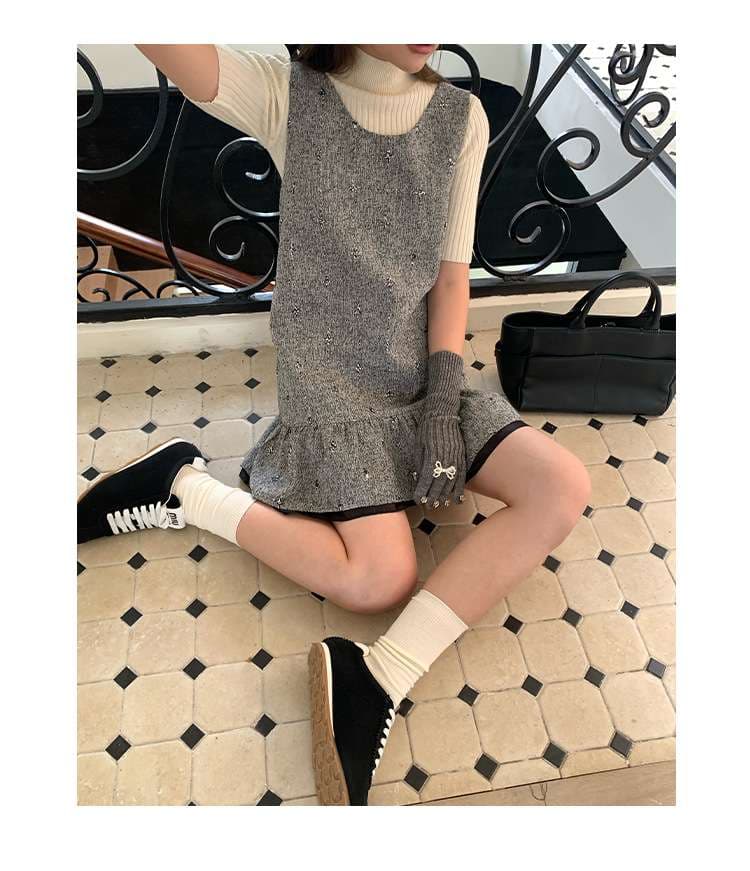 30代ファッション レイヤード風フリル付きワンピース