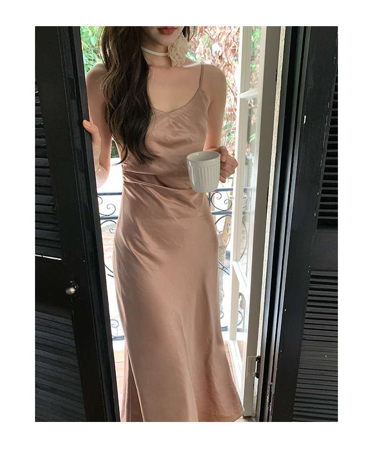 30代ファッション 大人の魅力引き立つスリップドレス