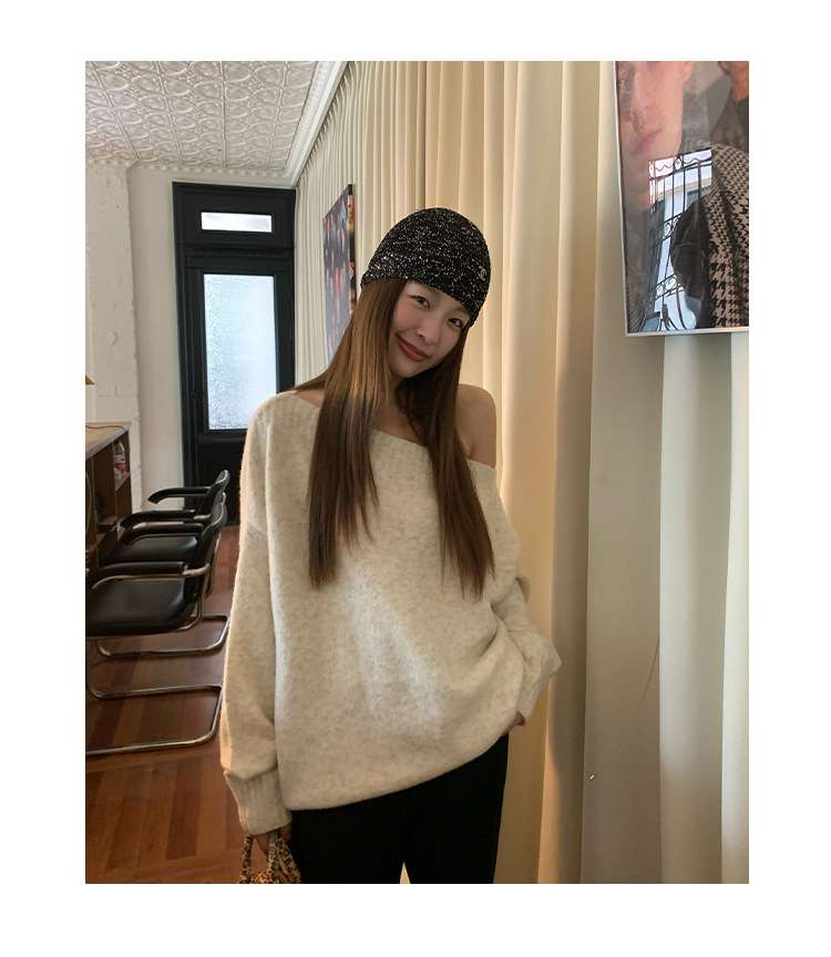 30代ファッション オフショルダーざっくりニット