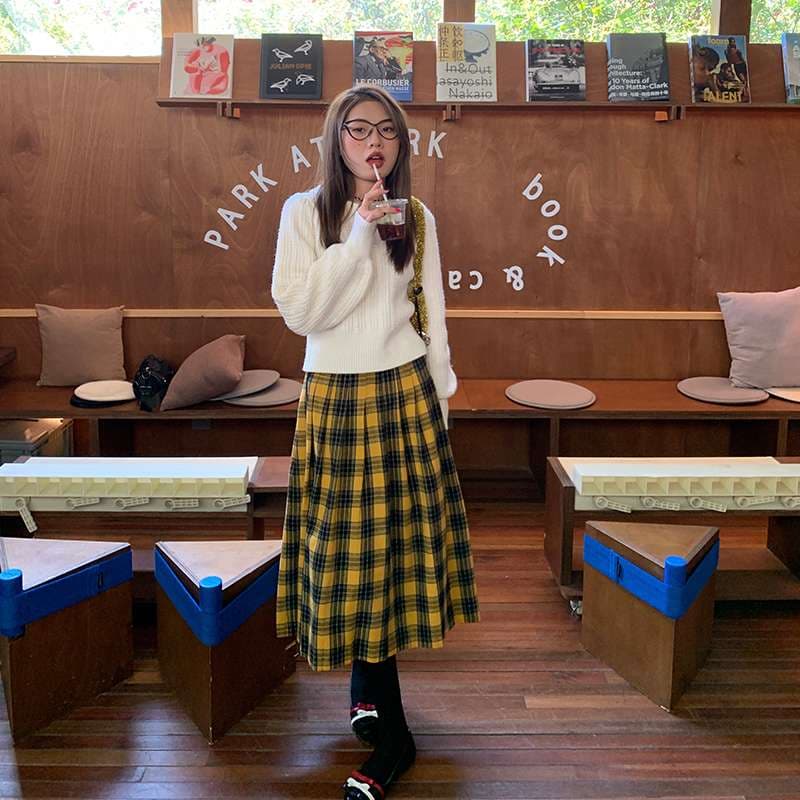 30代ファッション クラシカルプリーツロングスカート
