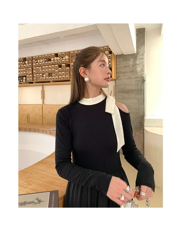 30代ファッション 優美なカットアウトデザインワンピース