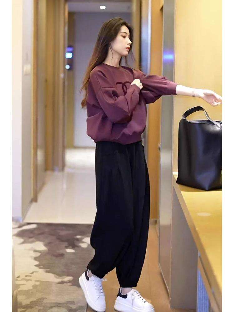 30代ファッション ゆったりスウェットセットアップ
