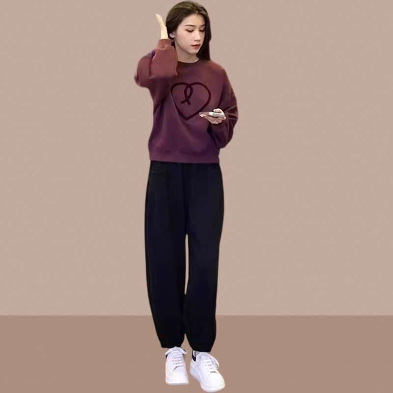 30代ファッション ゆったりスウェットセットアップ