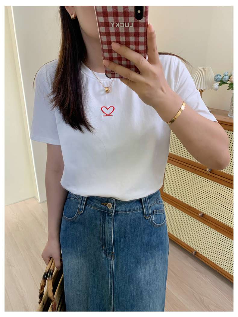 30代ファッション ハート刺繍入りシンプル半袖Tシャツ