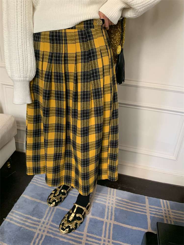 30代ファッション クラシカルプリーツロングスカート