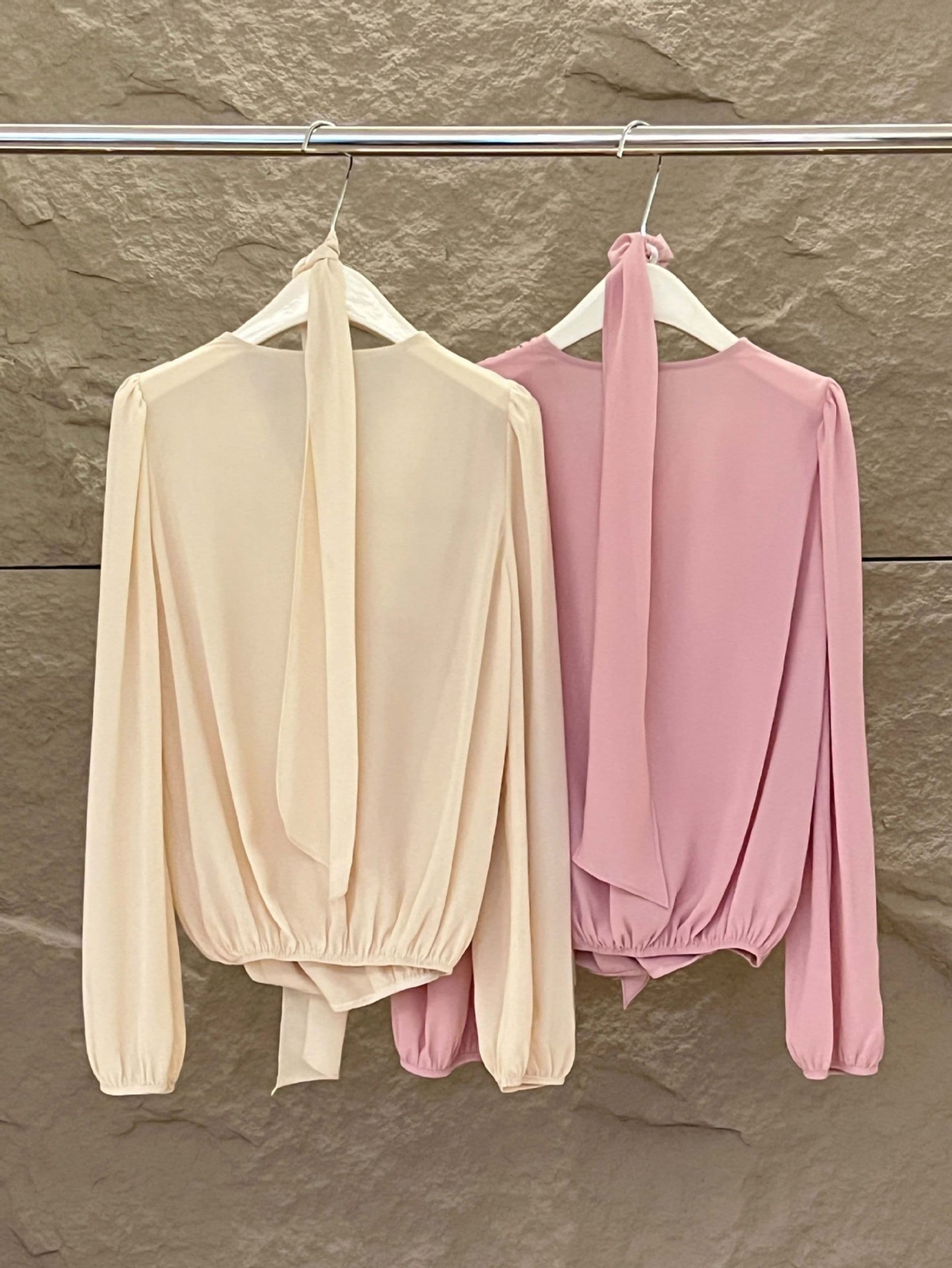 30代ファッション 上品シフォンタイブラウス