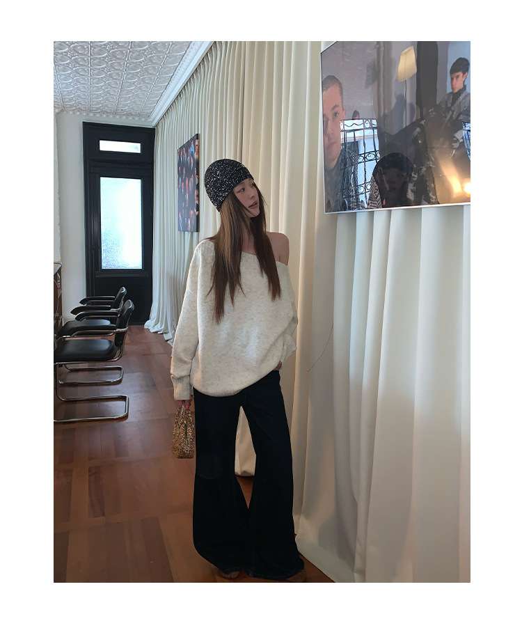 30代ファッション オフショルダーざっくりニット