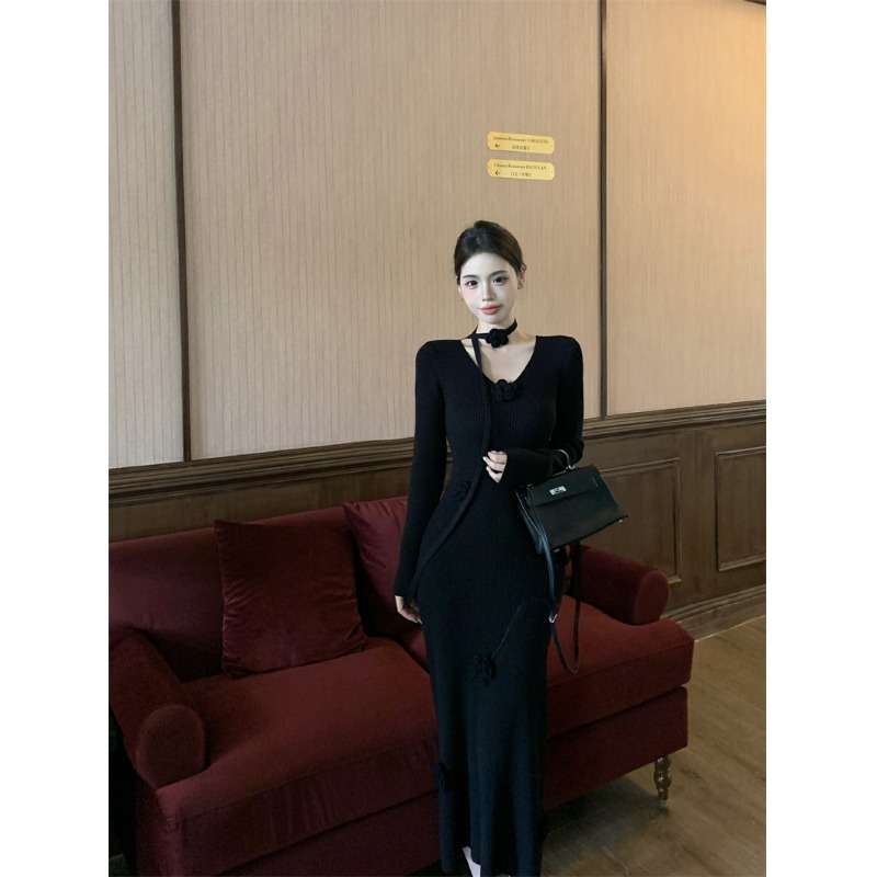 30代ファッション 花モチーフリブニットロングワンピース