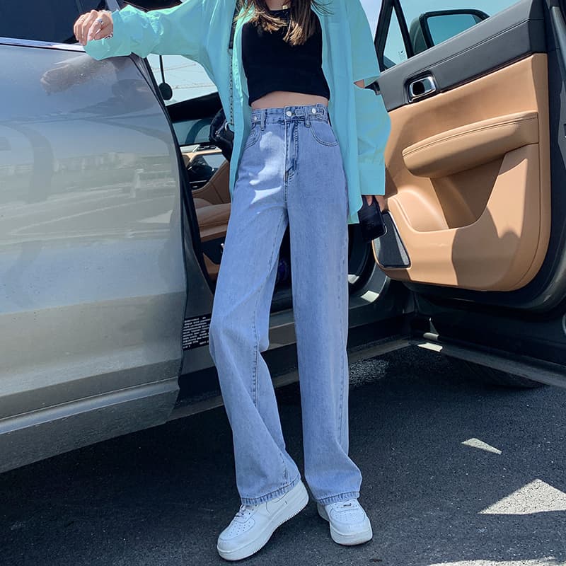 30代ファッション ゆったりシルエットデニムパンツ