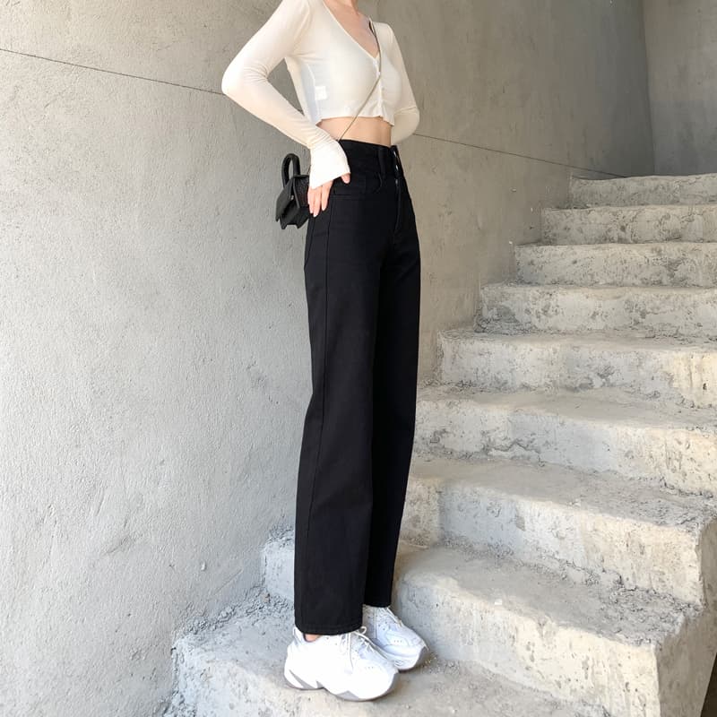 30代ファッション すっきりシルエット ハイウエストストレートパンツ