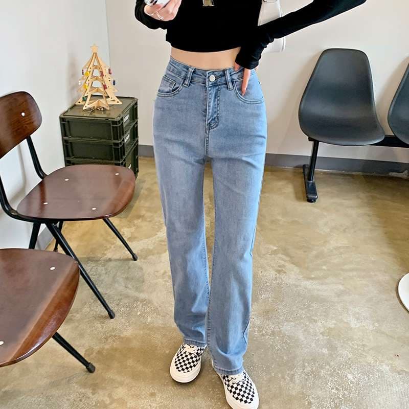 30代ファッション ストレートデニムパンツ