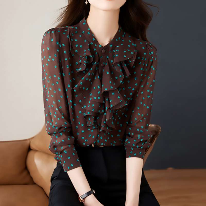 30代ファッション 花柄シフォンフリルブラウス