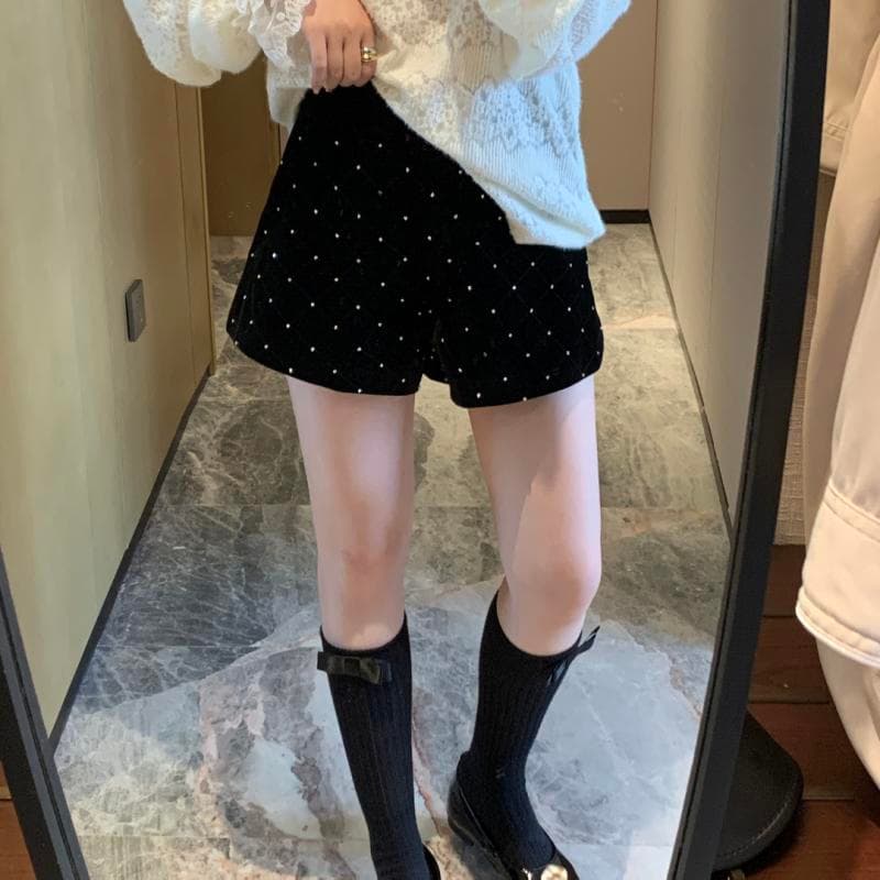 30代ファッション ドット柄キュロットパンツ