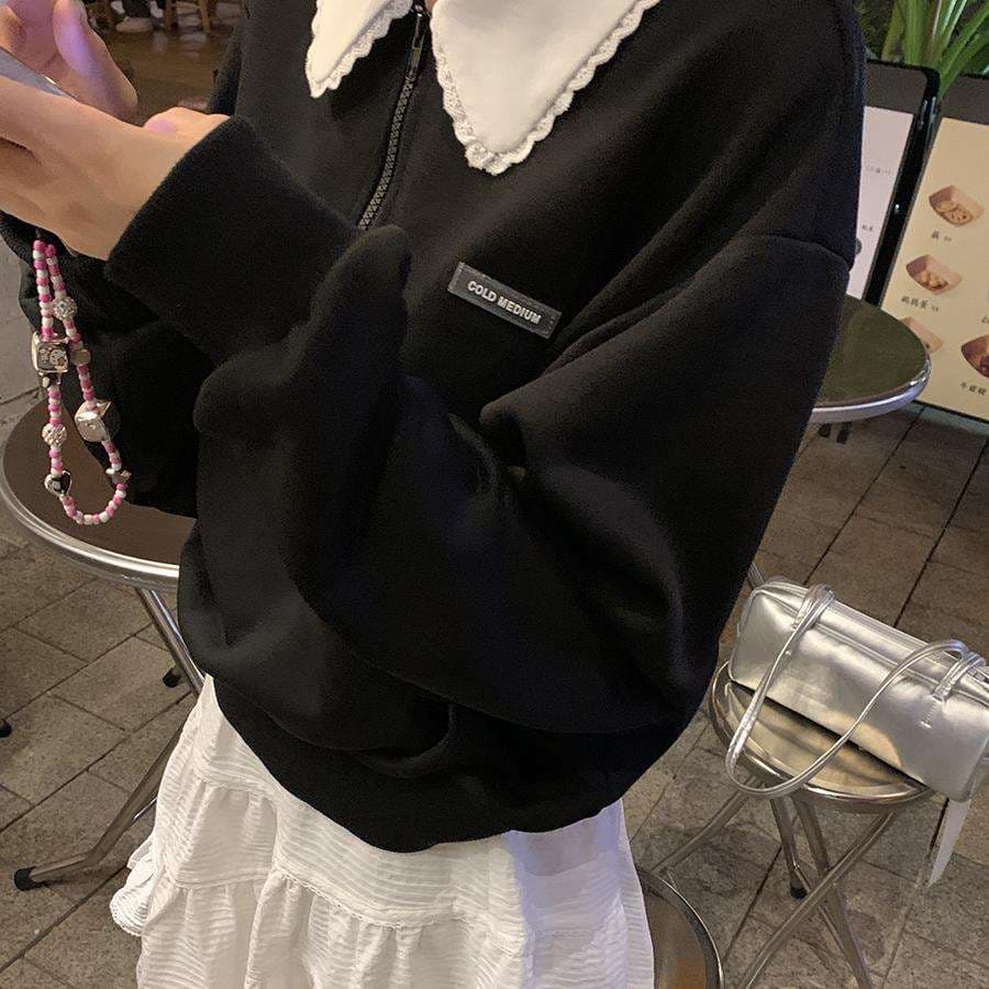 30代ファッション ピーターパン衿大人のカットソー
