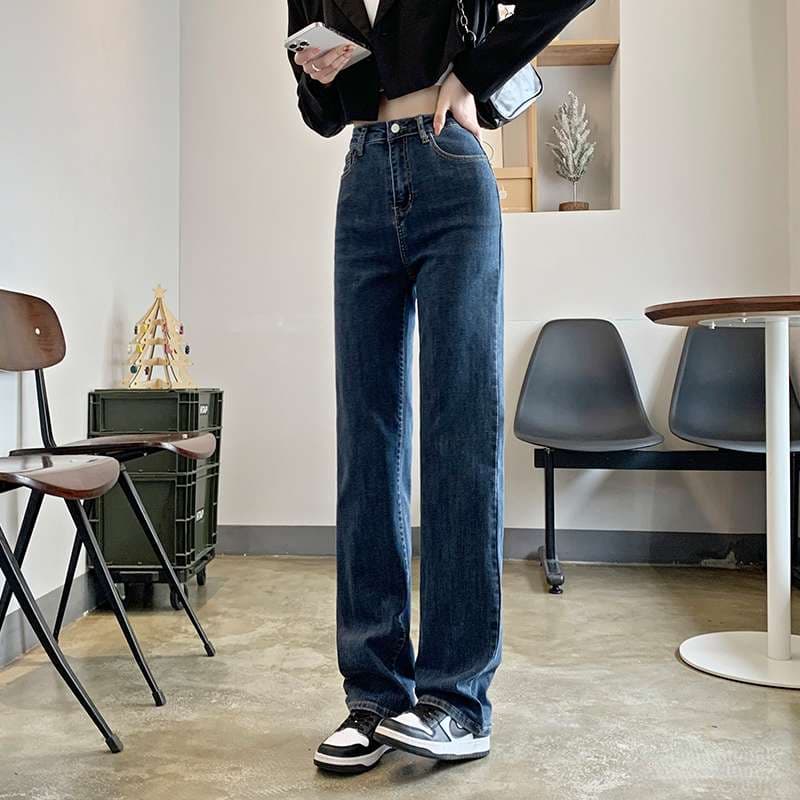 30代ファッション ストレートデニムパンツ