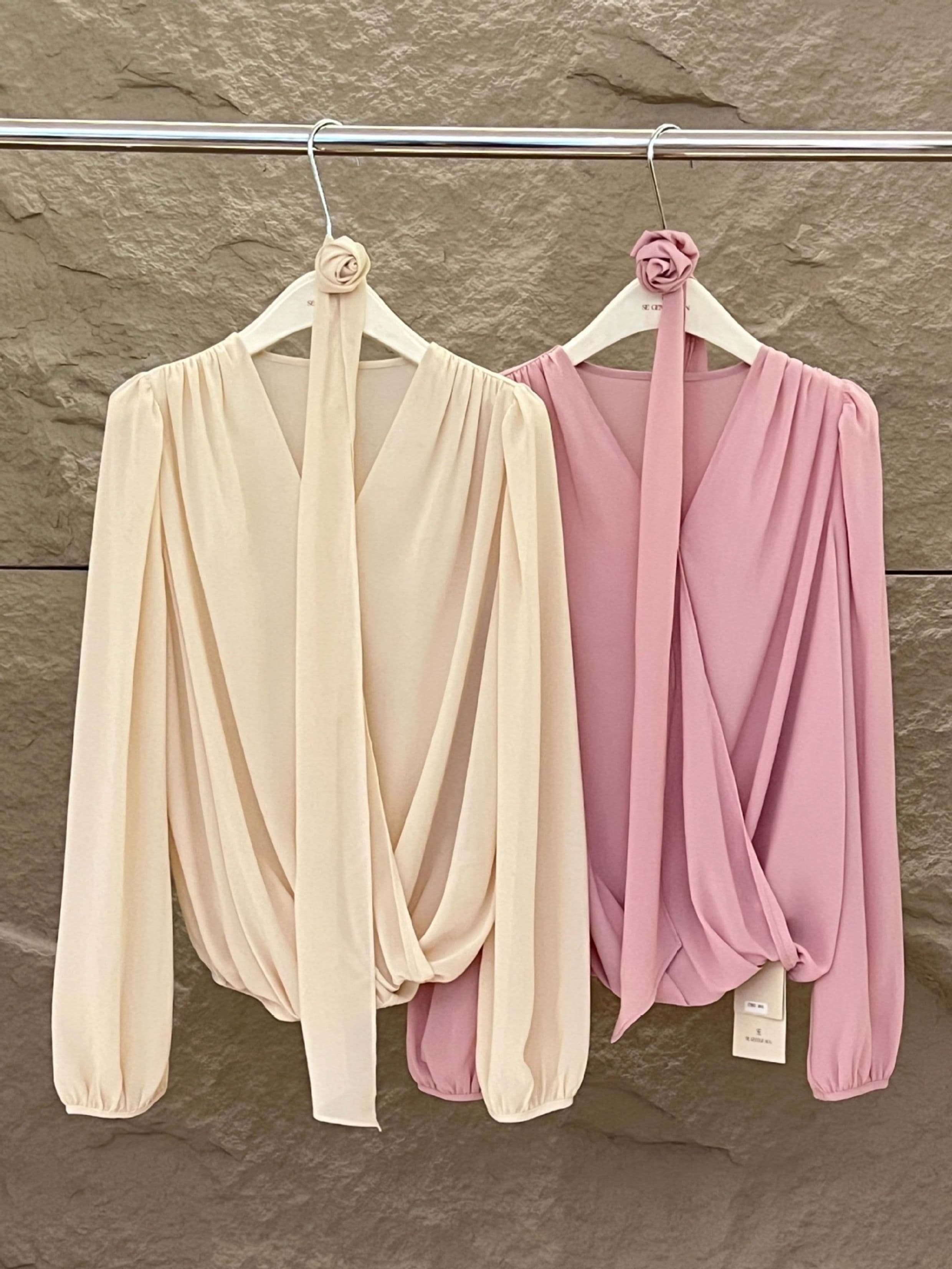 30代ファッション 上品シフォンタイブラウス