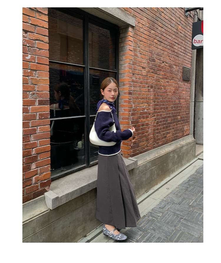 30代ファッション フェミニンオフショルダーニット