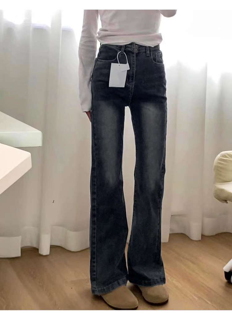 30代ファッション ゆったりストレートデニムパンツ