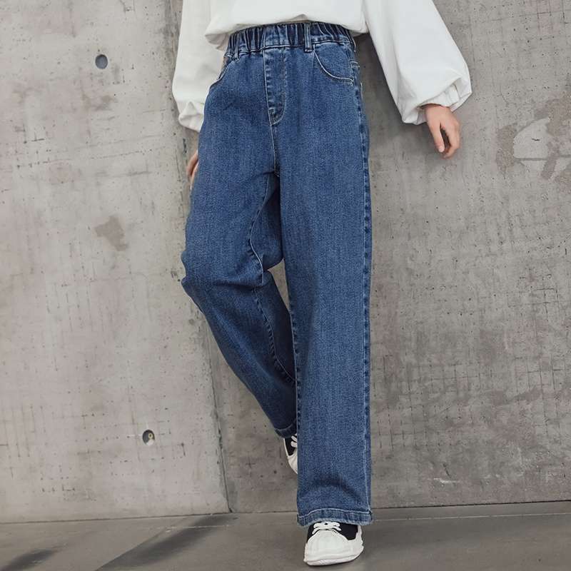 30代ファッション ゆったりストレート デニムパンツ