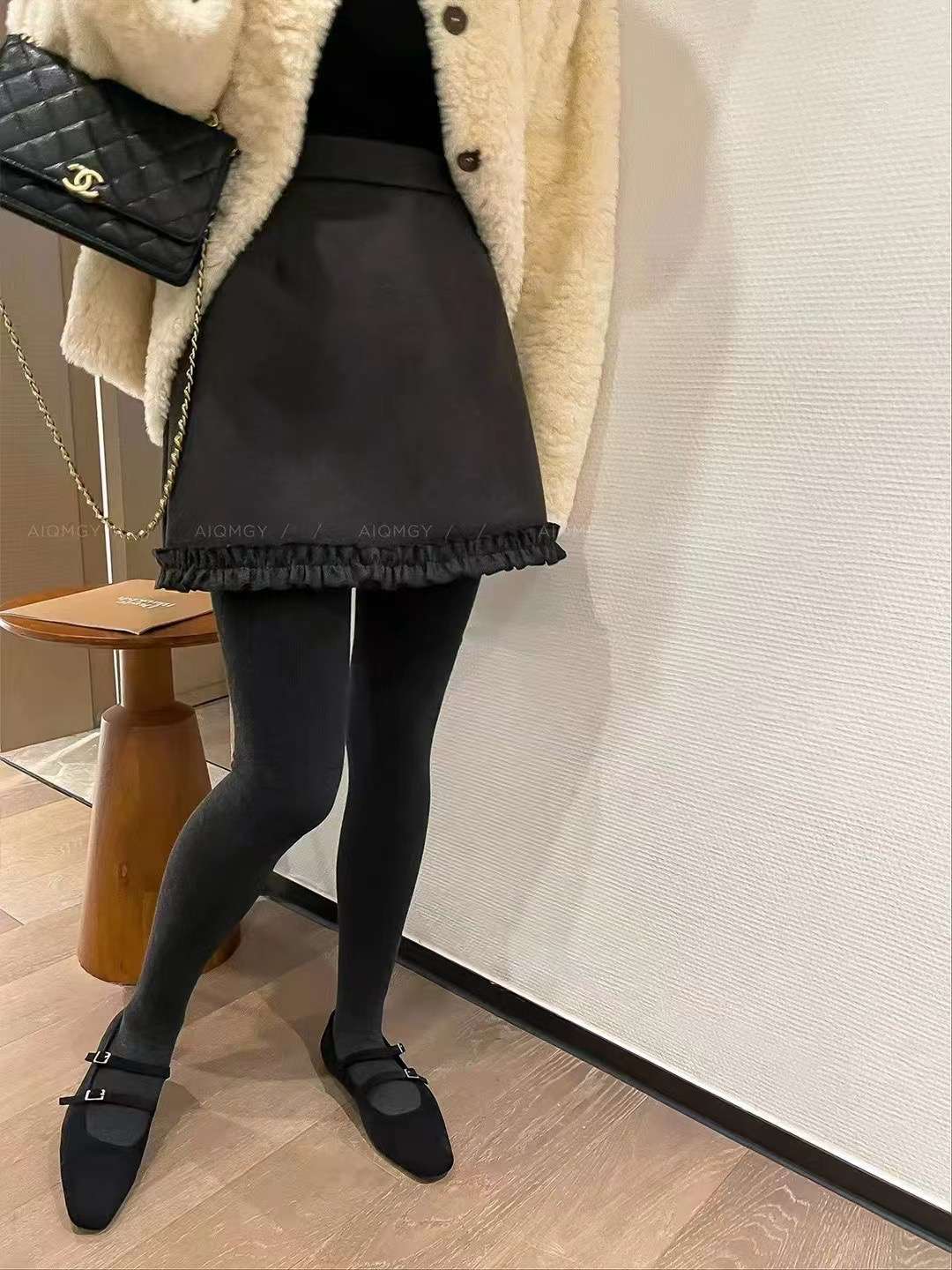 30代ファッション フリル裾フレアミニスカート